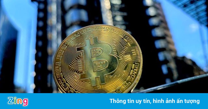 Thợ đào Trung Quốc tháo chạy, giá Bitcoin tiếp tục lao dốc