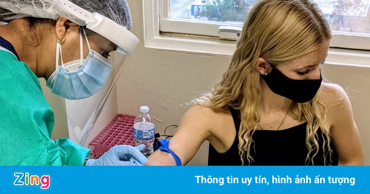 Nhiều người trẻ Mỹ phải giấu cha mẹ đi tiêm vaccine