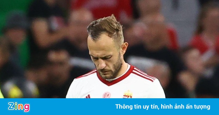 Cầu thủ Hungary sụp đổ sau trận hòa Đức Cầu thủ Hungary sụp đổ sau trận hòa Đức