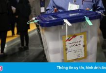 Trực thăng chở thùng phiếu bầu cử của Iran gặp nạn