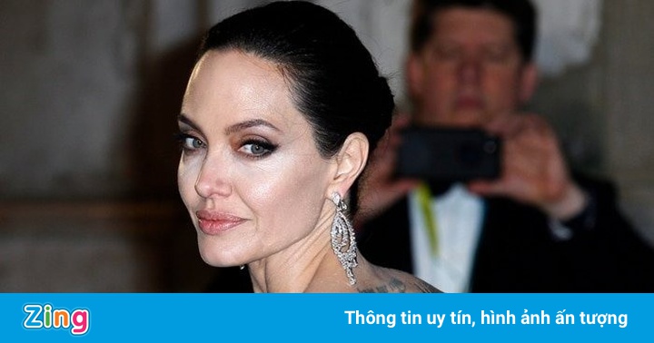 Hình xăm mới của Angelina Jolie