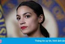 Alexandria Ocasio-Cortez cảnh báo Tổng thống Biden