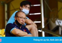 HLV Park cùng Tuấn Anh làm khán giả ở trận UAE