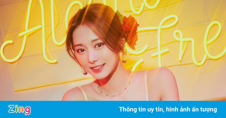 Tzuyu (TWICE) ở tuổi 22 Tzuyu (TWICE) ở tuổi 22