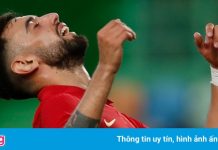 Bruno Fernandes dưới cái bóng của Ronaldo