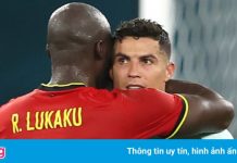 Dàn sao tuyển Bỉ thay nhau an ủi Ronaldo