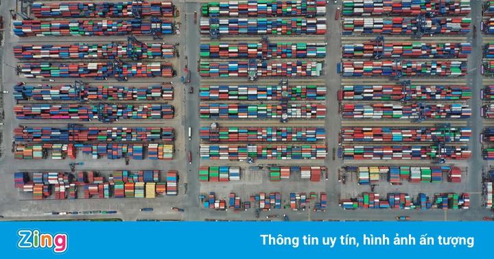 Hàng container qua cảng biển Việt Nam tăng 22%