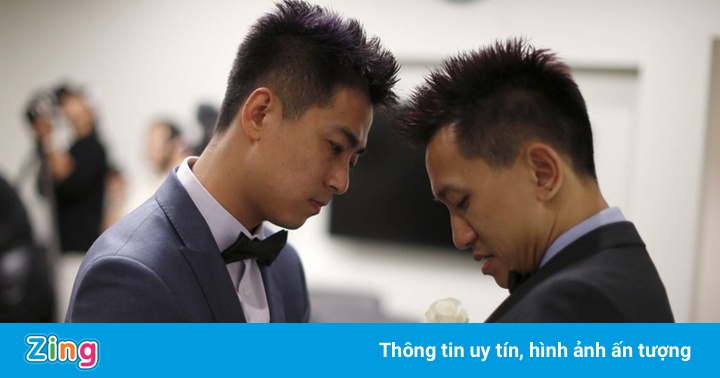 Người LGBT ở Trung Quốc sống khép mình, cố gắng lấy vợ