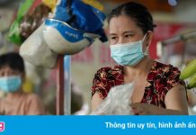 Nhiều chợ ở TP.HCM đóng cửa khiến giá rau tăng vọt, hàng thịt ế ẩm