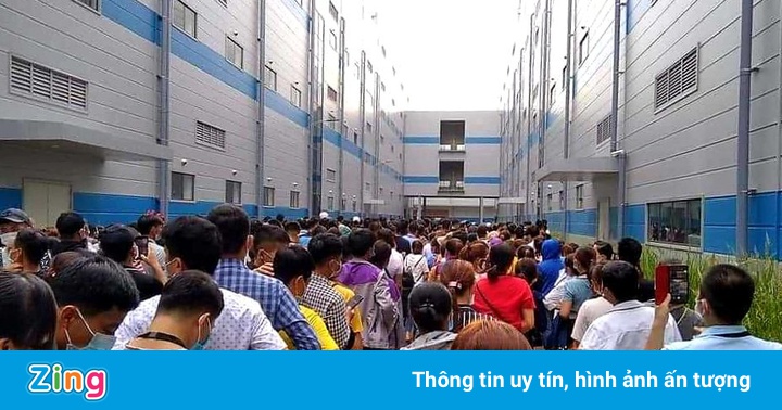 Hàng nghìn công nhân ở Bắc Giang đổ xô đi xét nghiệm