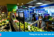 Siêu thị ở TP.HCM đầy ắp hàng hóa