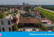 Nhà cổ hơn 100 tuổi trên tầng thượng ngôi biệt thự