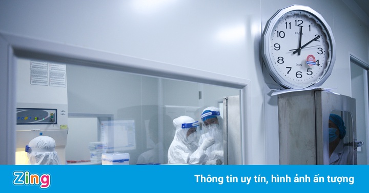 Phòng xét nghiệm Covid-19 đêm chưa bao giờ tắt đèn ở Bắc Ninh Phòng xét nghiệm Covid-19 đêm chưa bao giờ tắt đèn ở Bắc Ninh