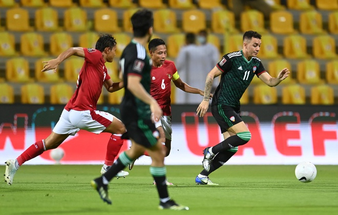 Indonesia 0-4 UAE: Evan Dimas đá hỏng penalty