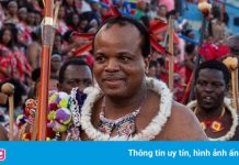 Vị vua cuối cùng của châu Phi trốn khỏi đất nước