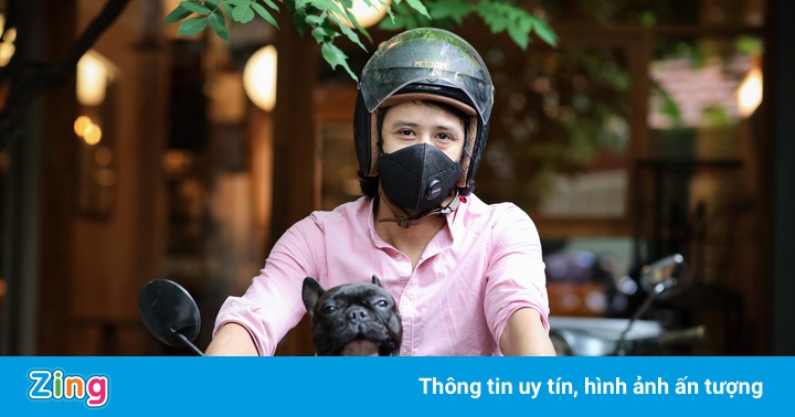 Chủ quán cà phê ở TP.HCM tìm mọi cách xoay xở trong dịch Chủ quán cà phê ở TP.HCM tìm mọi cách xoay xở trong dịch