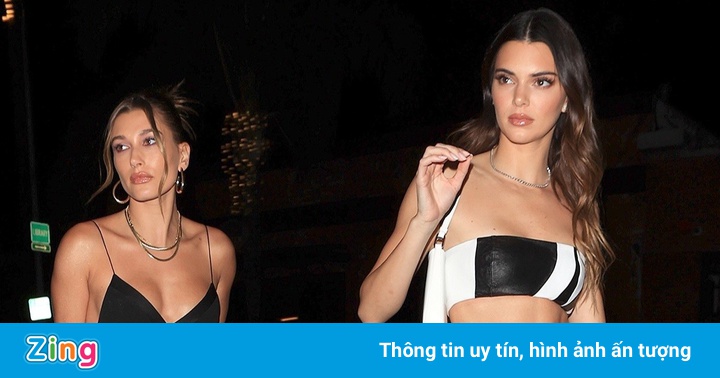 Kendall Jenner, Hailey Bieber mặc đồ gợi cảm đi dự tiệc