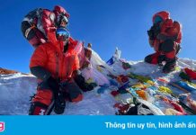 Gần 60 người leo núi Everest có thể mắc Covid-19