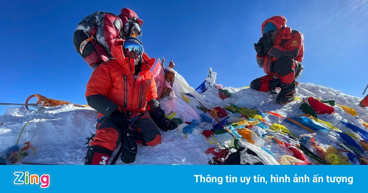 Gần 60 người leo núi Everest có thể mắc Covid-19