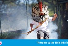 Cảnh sát Brazil bắn hơi cay vào người biểu tình bản địa