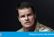 Tướng Canada từ chức sau khi chơi golf với người mình đang điều tra