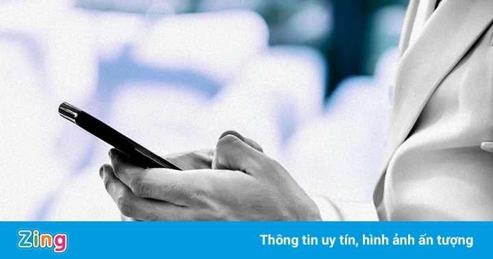 ‘Bố tôi tìm bạn hẹn hò qua Tinder giữa Covid-19’