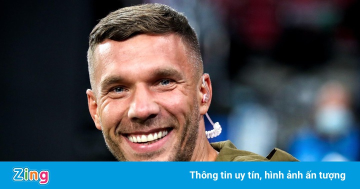 Podolski dấn thân vào showbiz