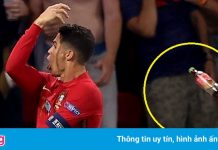 Ronaldo bị CĐV ném chai nước ngọt