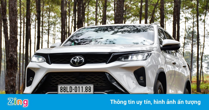 Hơn 1,4 tỷ đồng, chọn Toyota Fortuner hay Kia Sorento bản cao nhất?