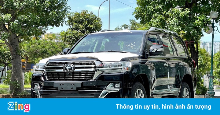 Chi tiết Toyota Land Cruiser 2021 bản 4 chỗ có giá ngang Lexus LX570