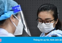 Để sống chung với dịch, TP.HCM cần tiêm chủng 80% dân số