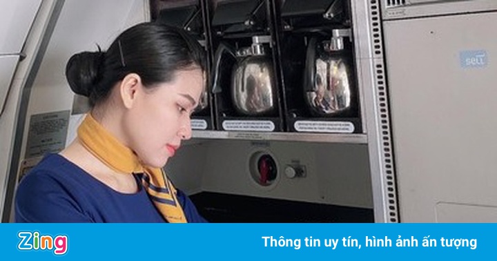 Cô gái từ bỏ giấc mơ đứng lớp trở thành nữ tiếp viên hàng không