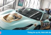 Ferrari F8 Tributo trang trí bằng decal Dogecoin