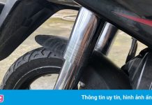 Tôi có nên gắn ốp inox cho phuộc sau xe máy không?