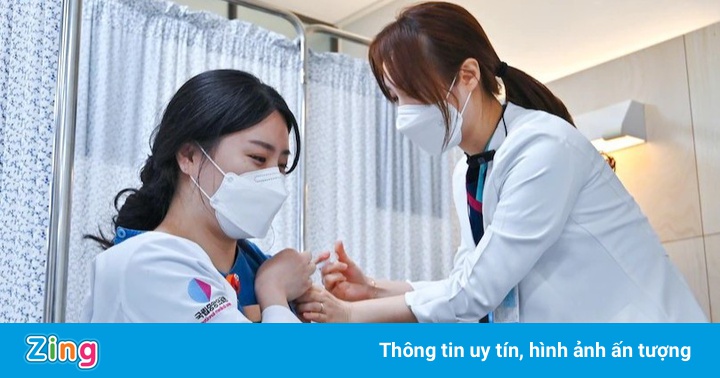 Cuộc cạnh tranh tiêm vaccine Covid-19 khốc liệt ở Hàn Quốc Cuộc cạnh tranh tiêm vaccine Covid-19 khốc liệt ở Hàn Quốc