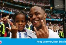 Sterling giữa ranh giới người hùng và tội đồ tuyển Anh