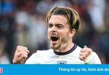 Wayne Rooney đã sai khi nói về Grealish