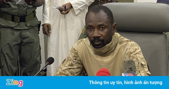 Tổng thống lâm thời Mali bị tấn công bằng dao Tổng thống lâm thời Mali bị tấn công bằng dao