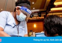 Quốc đảo áp dụng luật ‘không tiêm vaccine thì mất việc’