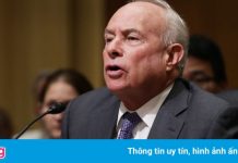 Tổng thống Biden sa thải quan chức do ông Trump cài cắm