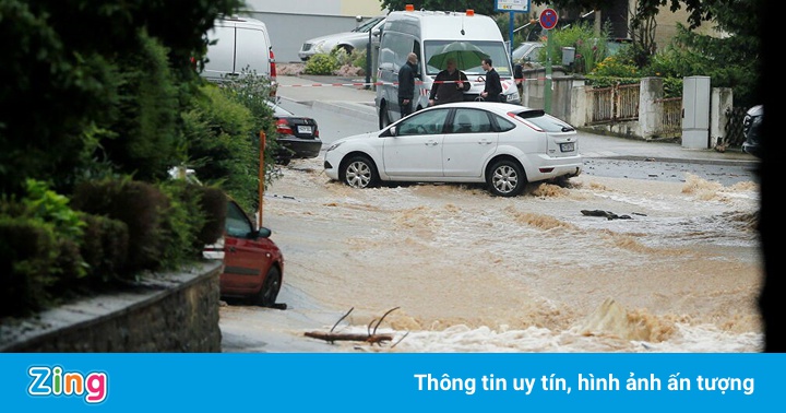 Lũ lớn bất thường ở Đức làm sập hàng loạt ngôi nhà, 21 người chết