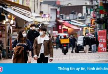 Vợ đại sứ Bỉ ở Hàn Quốc lại bị tố tát vào mặt công nhân quét rác