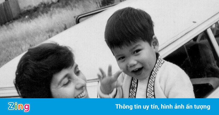 Con trai gặp lại mẹ ruột ở Hong Kong sau 60 năm xa cách Con trai gặp lại mẹ ruột ở Hong Kong sau 60 năm xa cách