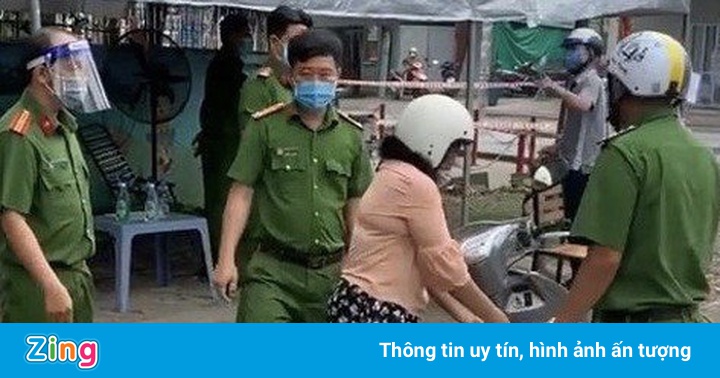 Giám đốc ký giấy thông hành cho con gái bị xử phạt Giám đốc ký giấy thông hành cho con gái bị xử phạt