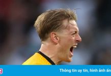 Thủ môn tuyển Anh phá kỷ lục tồn tại 55 năm