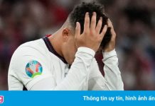 Thất bại lật tẩy vấn đề của bóng đá Anh