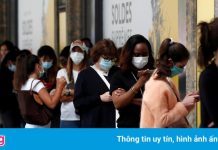 Người Pháp ồ ạt đăng ký tiêm vaccine