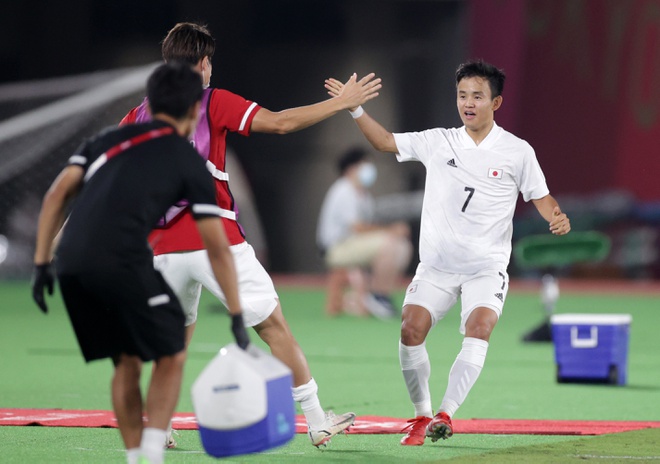 Olympic Phap vs Nhat Ban anh 4