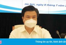 Thứ trưởng GD&ĐT lý giải việc không bỏ thi tốt nghiệp trong dịch