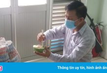 Bác sĩ chịu tang cha tại bệnh viện dã chiến
